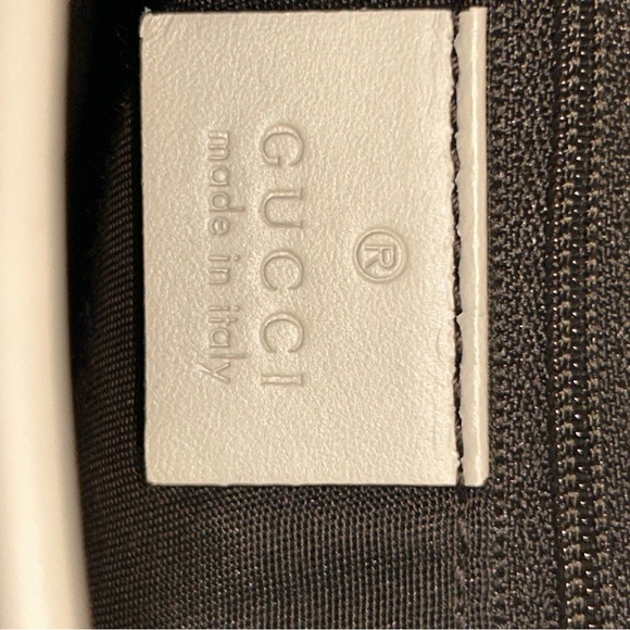 Gucci GG Canvas Crossbody Bag - Picture 4 of 16